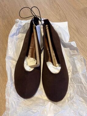 H&M Brown ballet flats. Size 36/US 6. New with tag